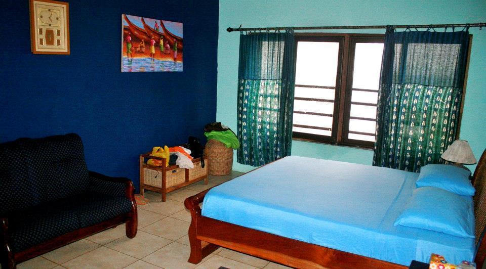 Sankofa Beach House Hotel Kokrobite Szoba fotó